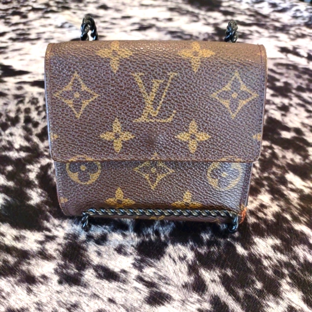 Authentic Louis Vuitton Elise Wallet